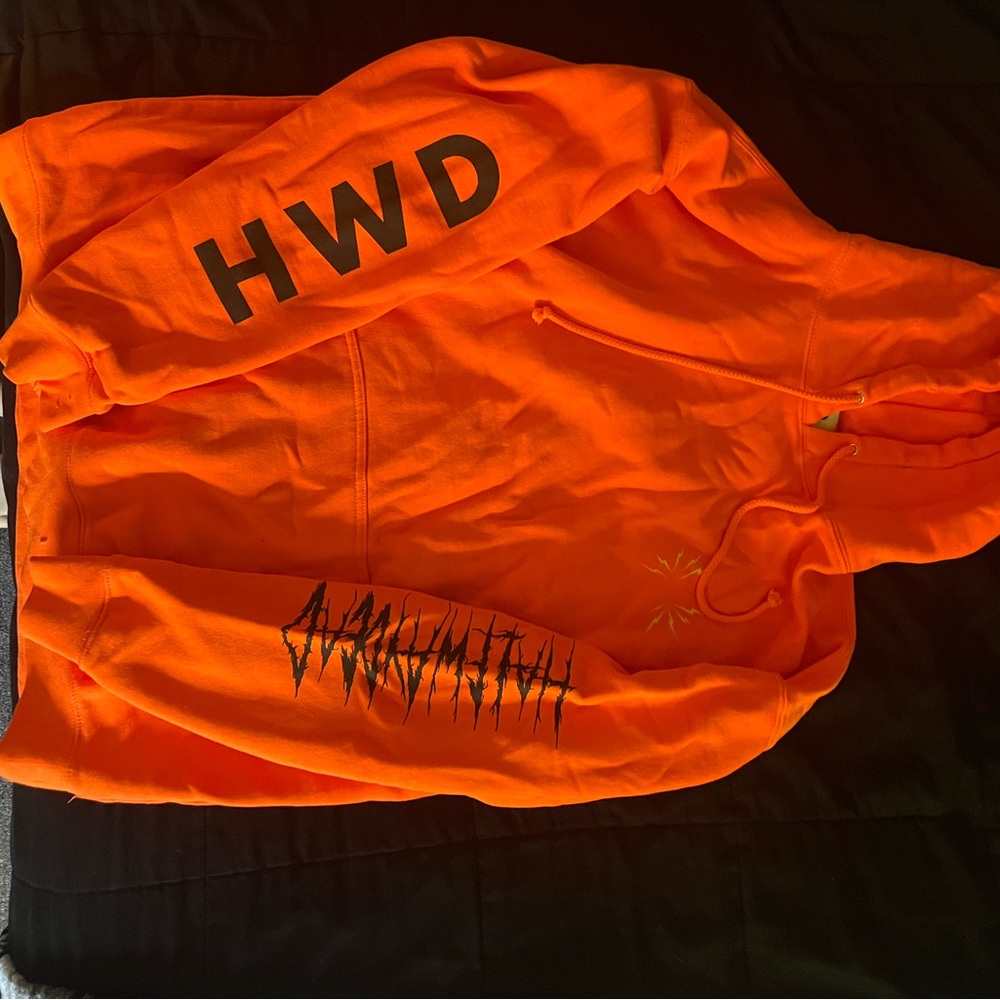 Halfway dead hoodie mens xl new without tags